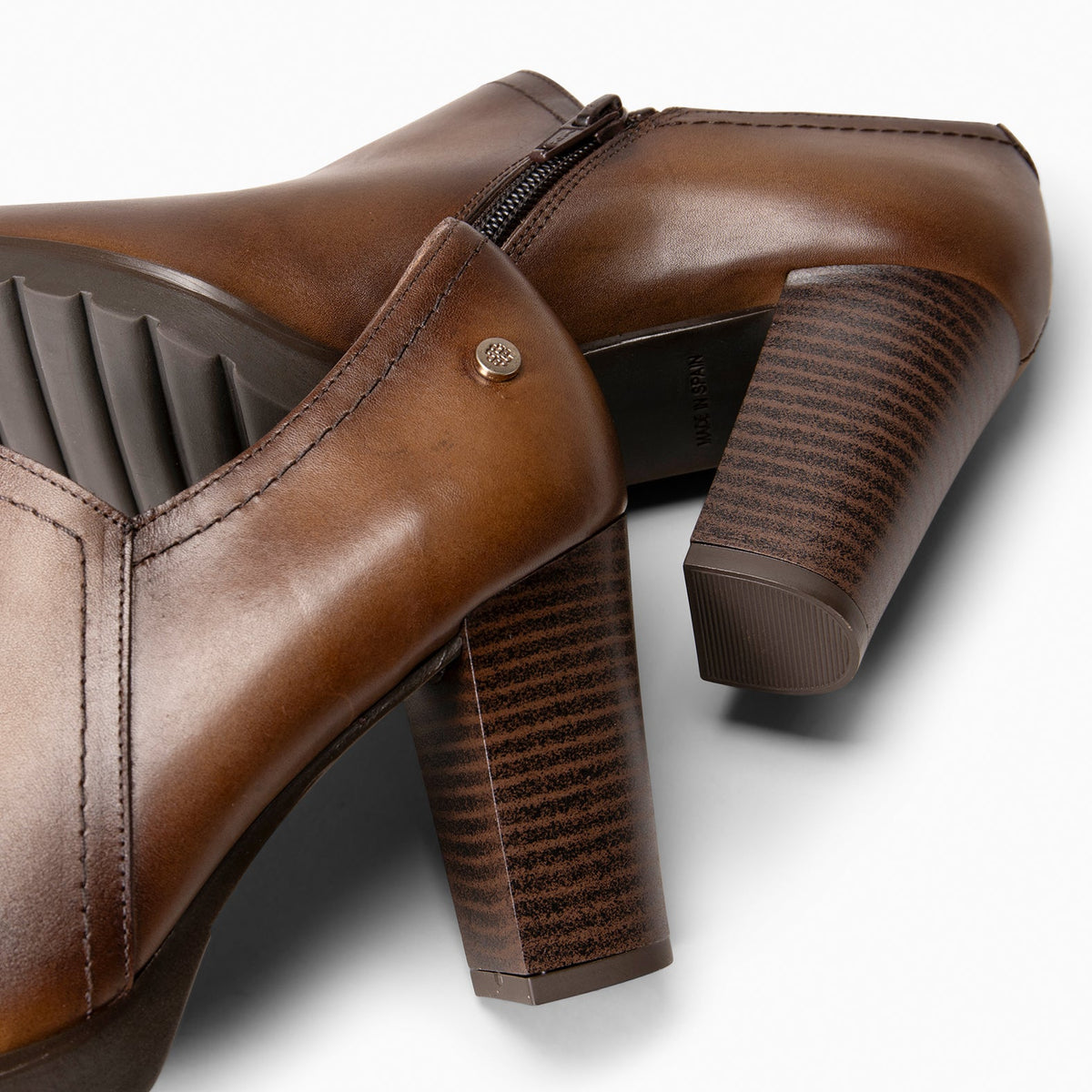 Taupe | DAYANA · vista 5