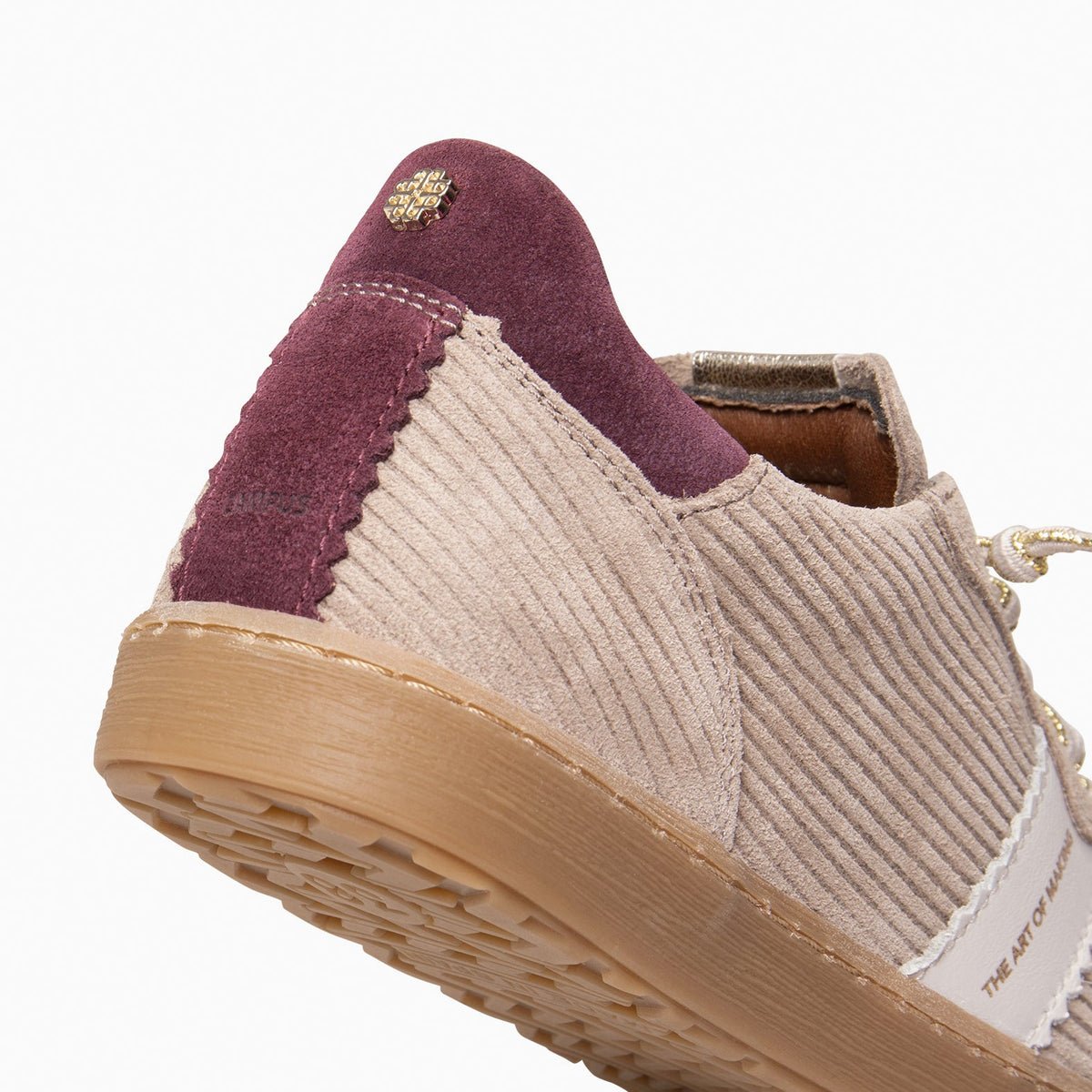 Taupe | STÜDIO 01 · vista 3