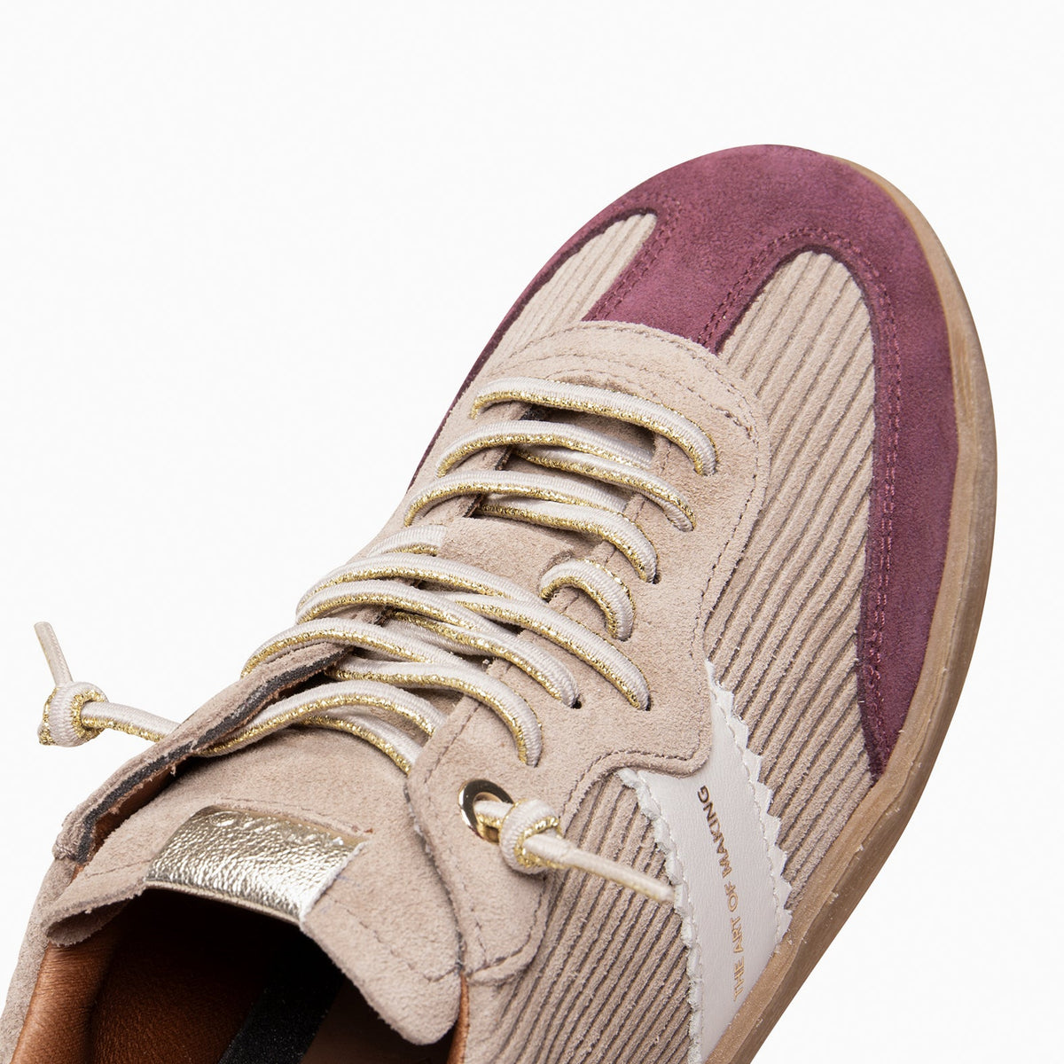 Taupe | STÜDIO 01 · vista 4