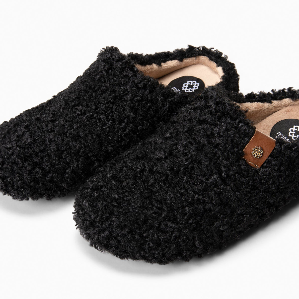 Negro | KOMFY DREAMS · vista 6