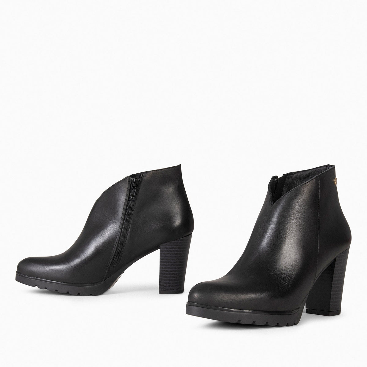 Negro | CLASSIC · vista 4